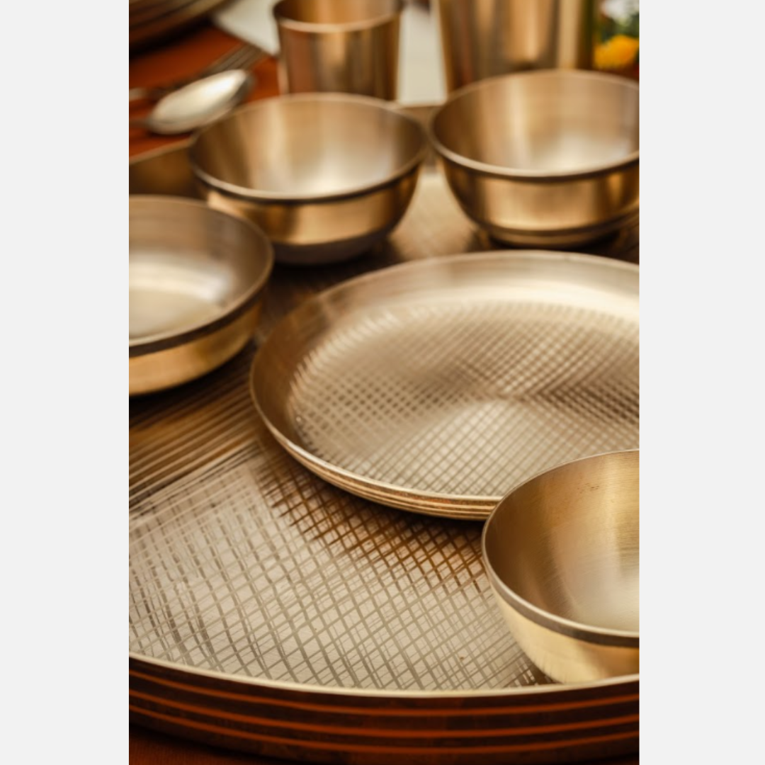 Manohar Kansa Rajwadi Dinner Set (16 Inch)